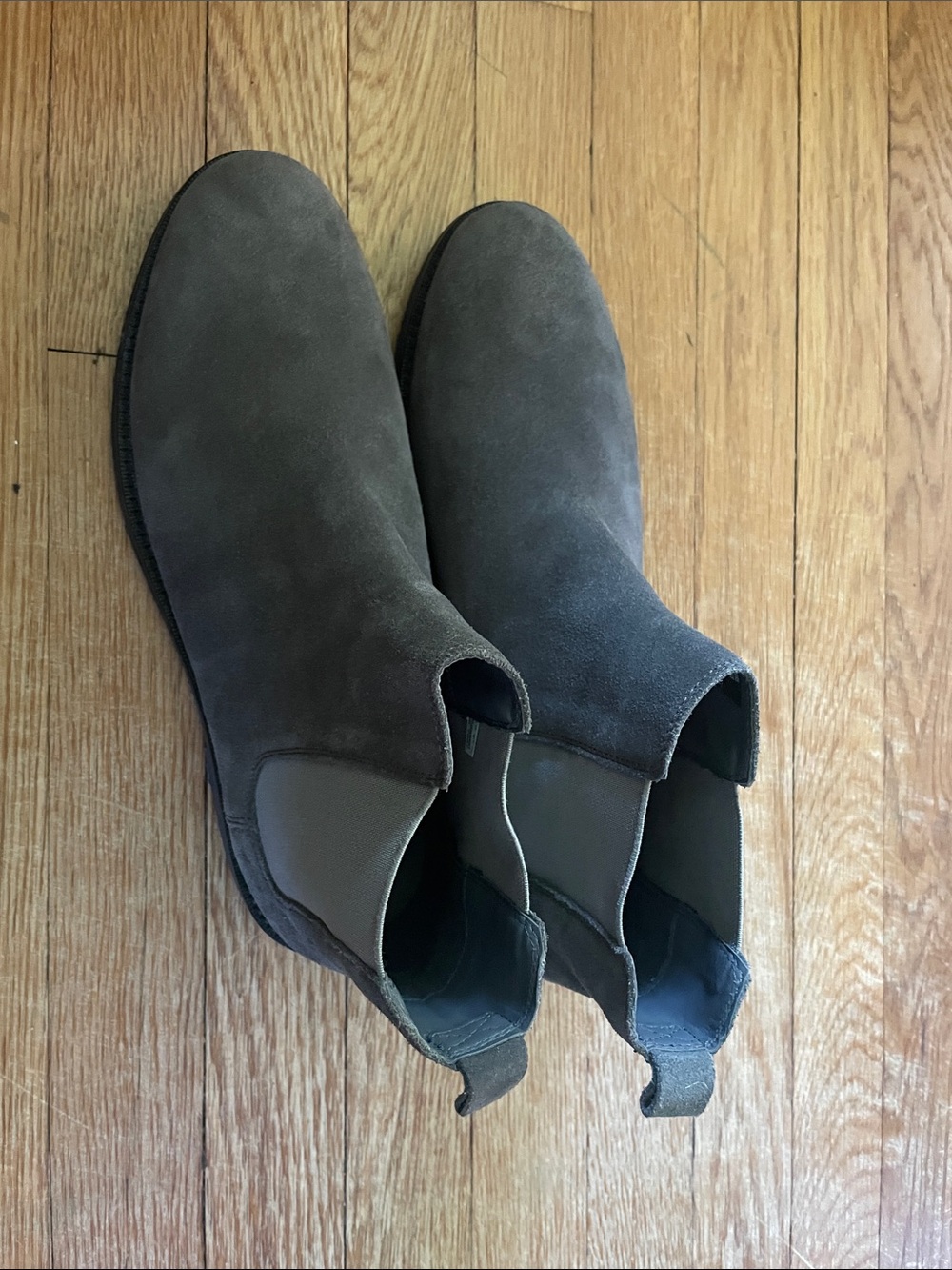 American Eagle Outfitters Tan Suede Chukka Boots
